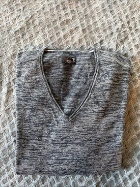 jf j.ferrar Men's Gray Heather V-Neck Sweater